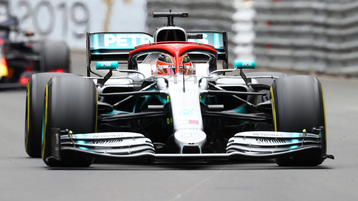 Lewis Hamilton v závodě v Monaku