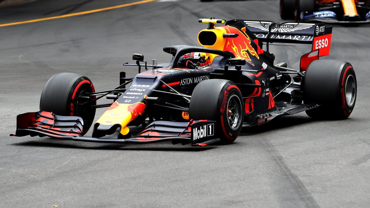 Pierre Gasly v závodě v Monaku