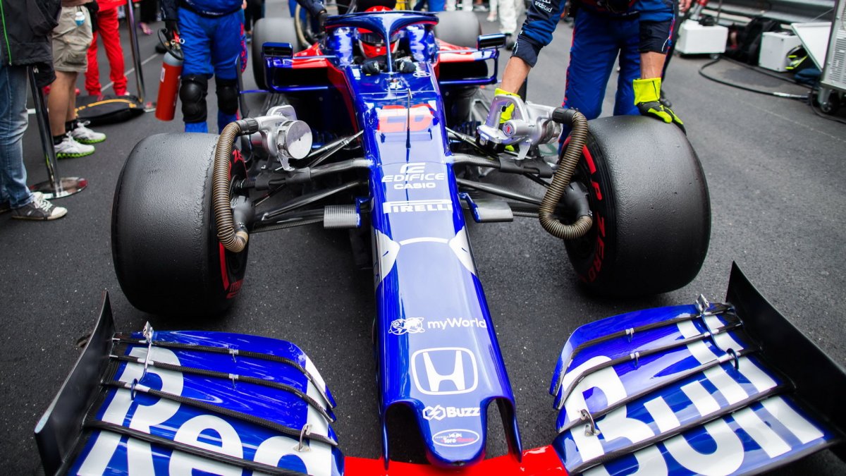 Daniil Kvjat před závodem v Monaku