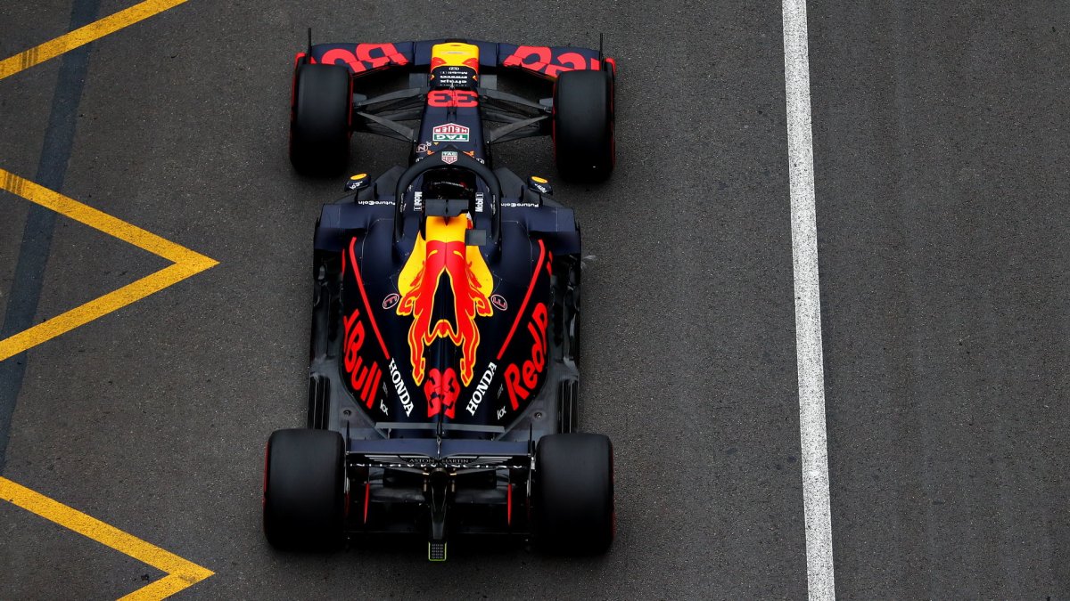 Max Verstappen v tréninku v Monaku