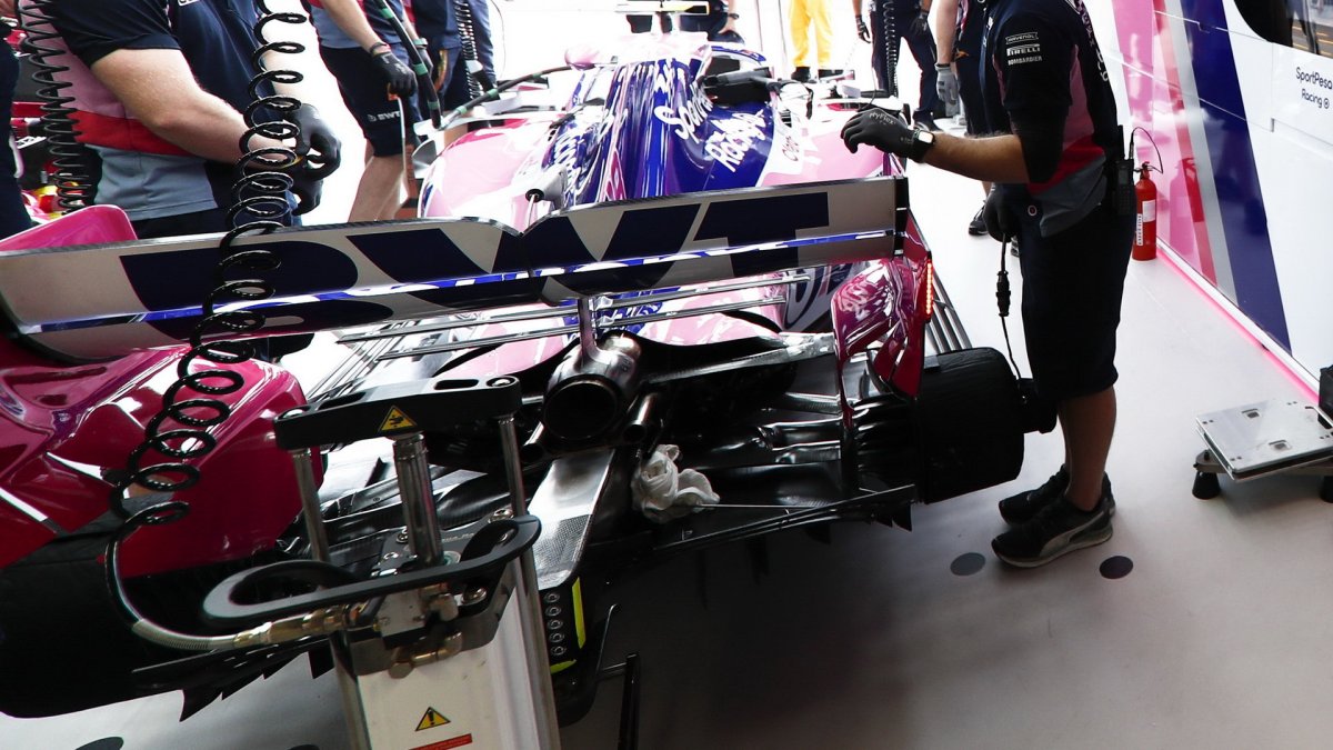 Sergio Pérez v tréninku v Monaku