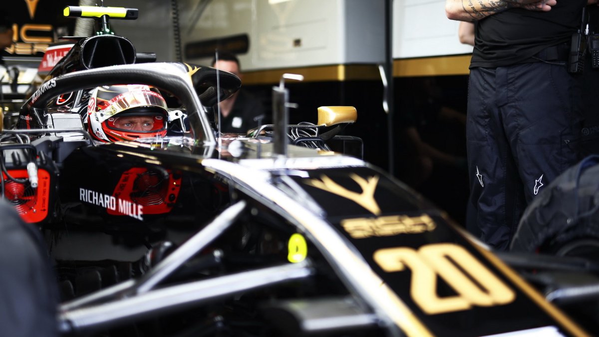 Kevin Magnussen v tréninku v Monaku