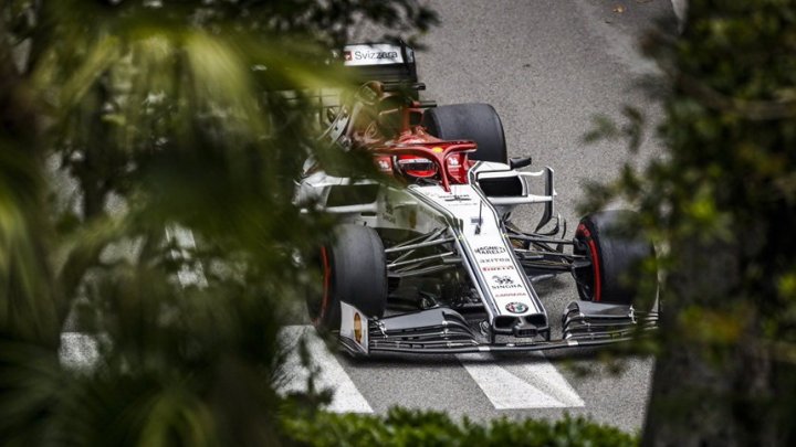 Kimi Räikkönen v tréninku v Monaku