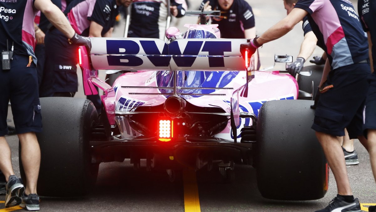 Sergio Pérez v tréninku v Monaku