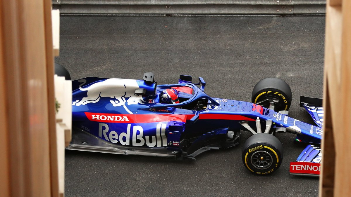 Daniil Kvjat v tréninku v Monaku