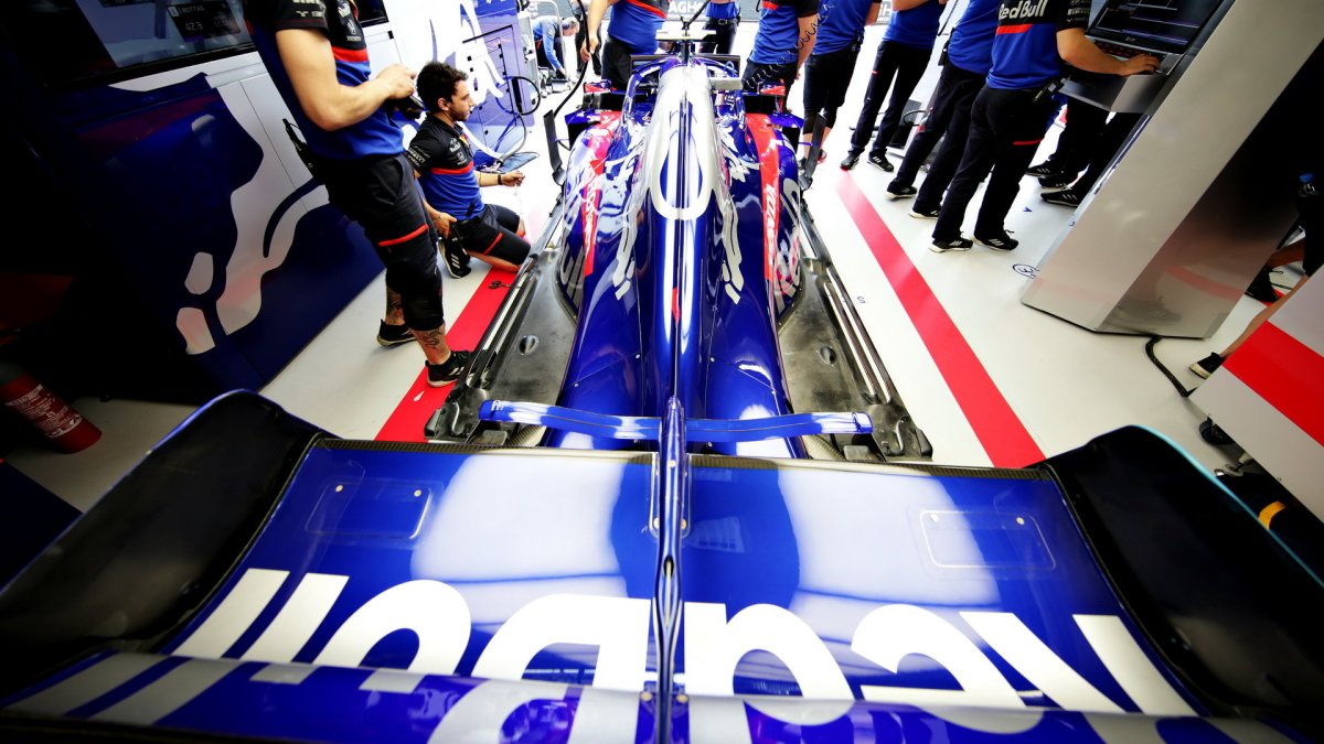 Daniil Kvjat v tréninku v Monaku