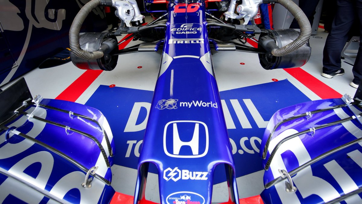 Daniil Kvjat v tréninku v Monaku