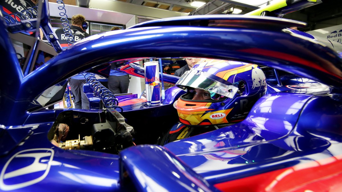 Daniil Kvjat v tréninku v Monaku