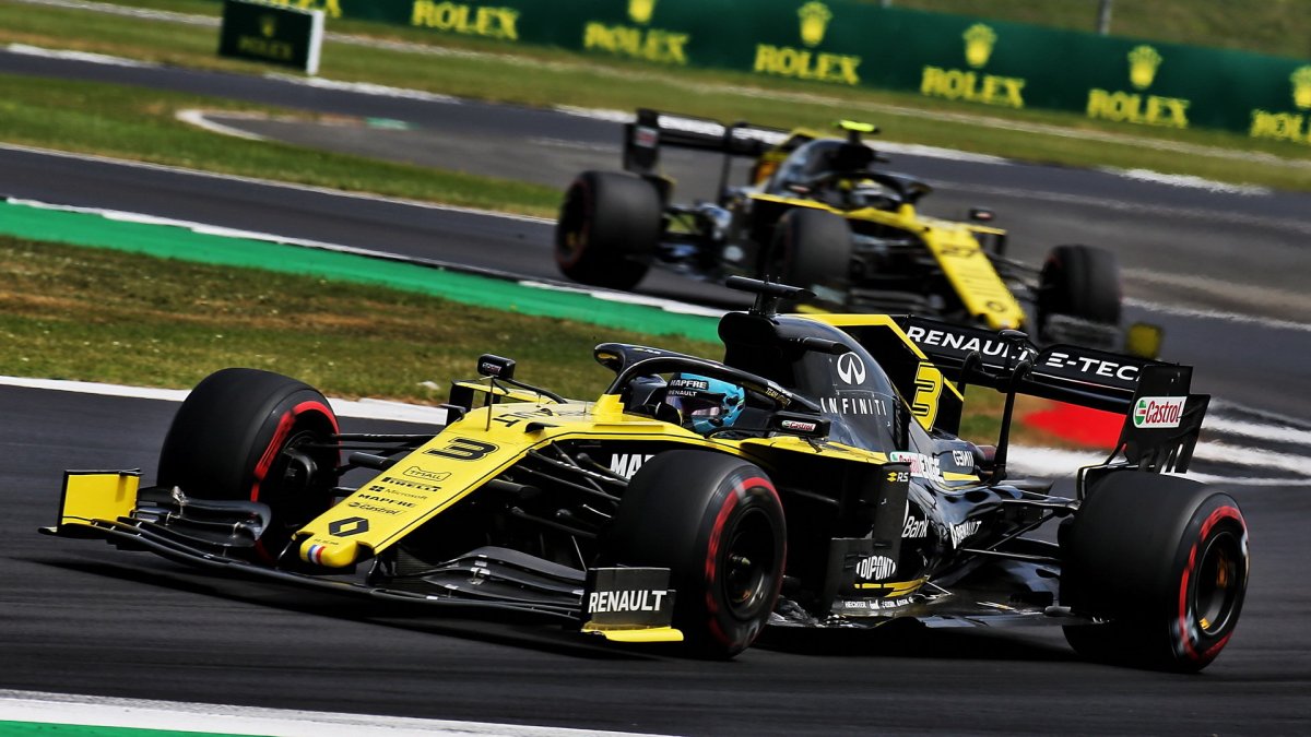 Daniel Ricciardo v závodě v Silverstone