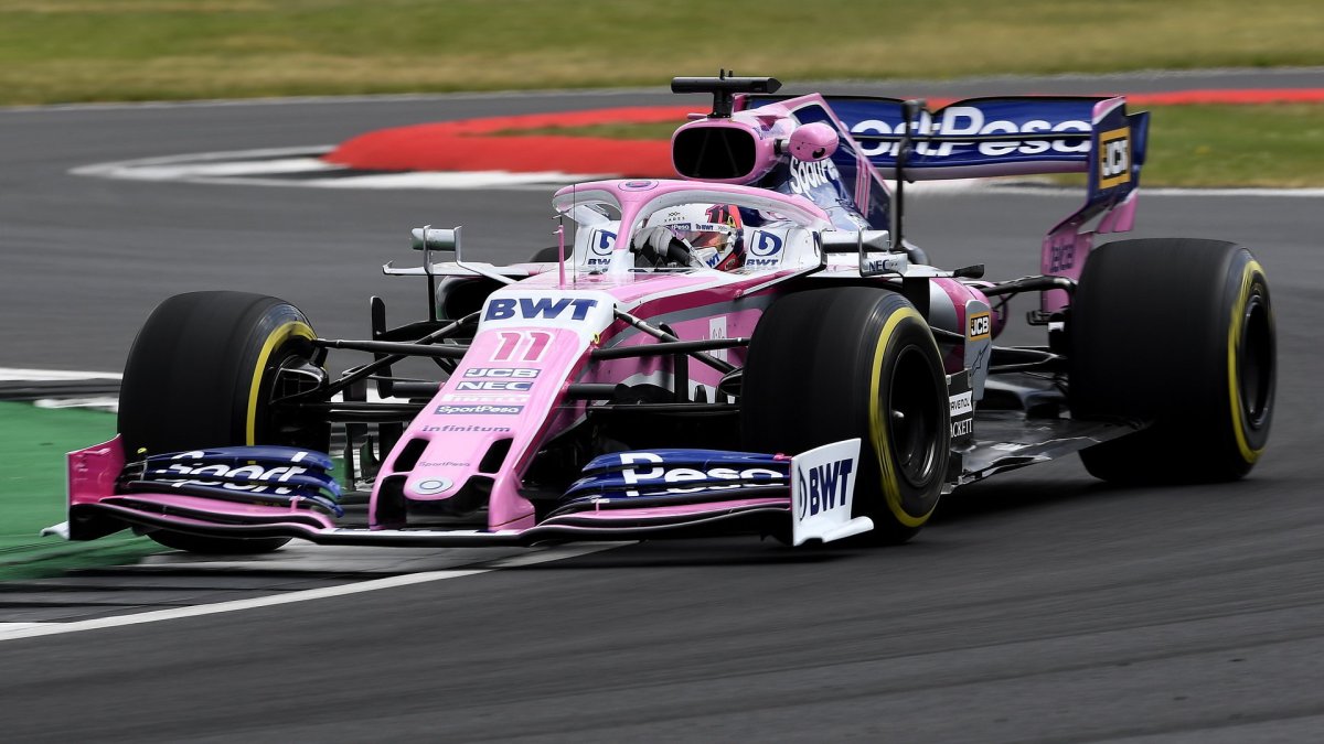 Sergio Pérez v tréninku v Silverstone