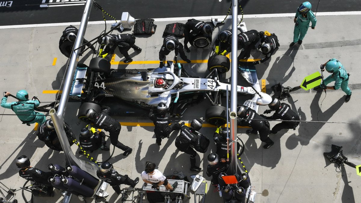 Lewis Hamilton v závodě v Maďarsku