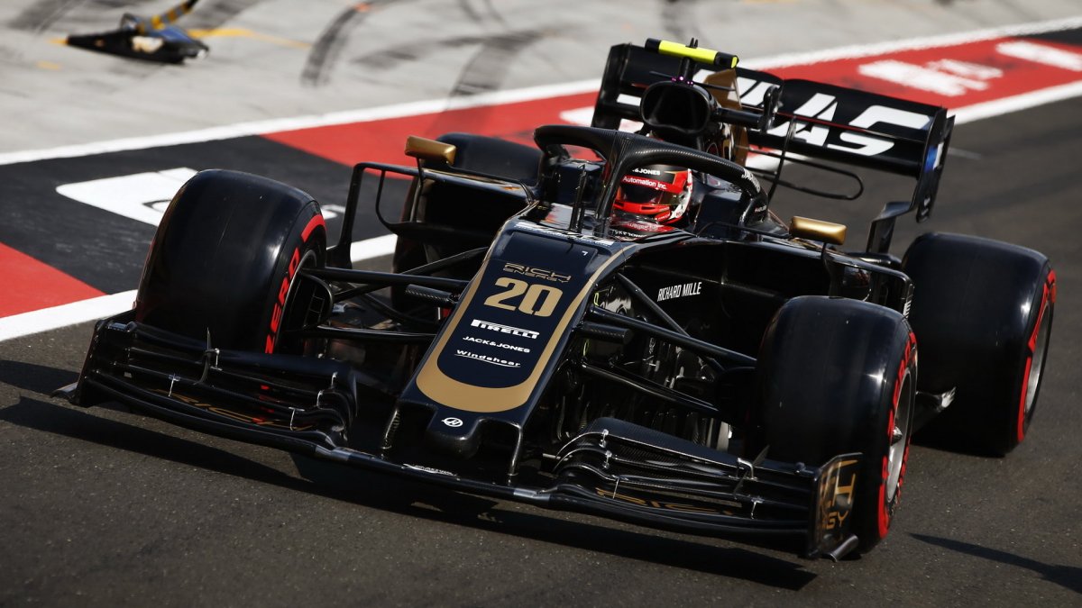 Kevin Magnussen v kvalifikaci v Maďarsku