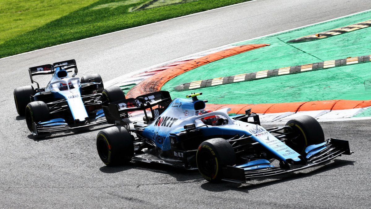 Robert Kubica a George Russell v závodě v Itálii na Monze