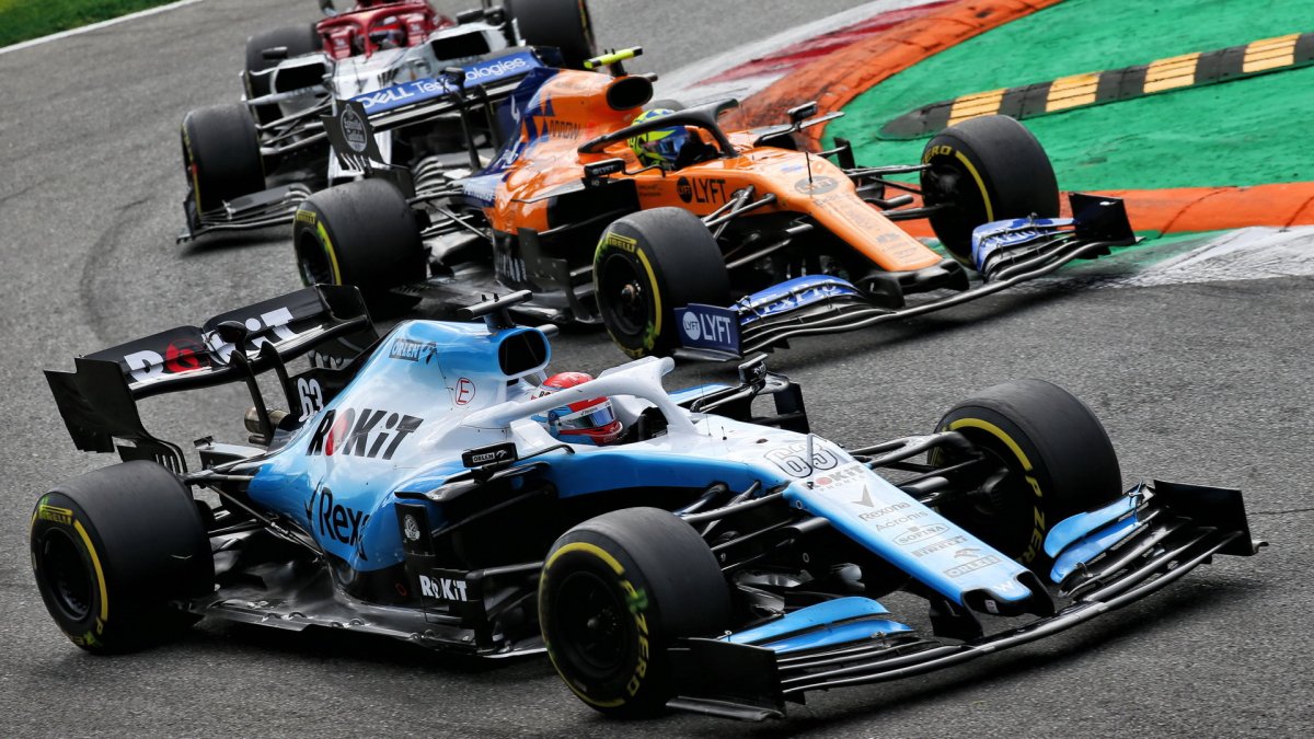 George Russell a Lando Norris v závodě v Itálii na Monze