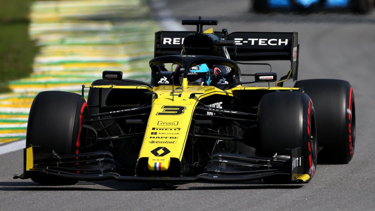 Daniel Ricciardo v závodě v Brazílii