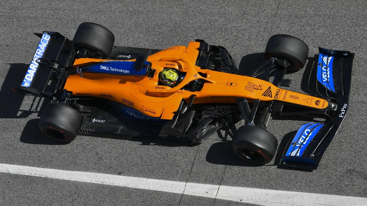 Lando Norris v rámci druhého dne druhých předsezonních testů v Barceloně