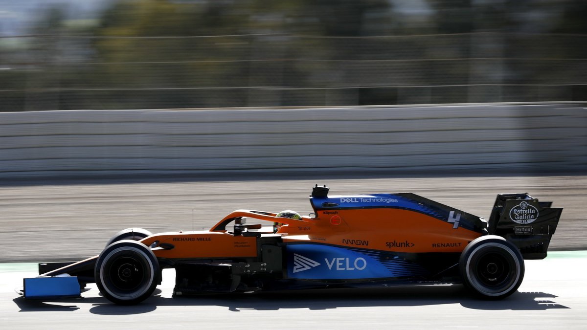 Lando Norris v rámci druhého dne druhých předsezonních testů v Barceloně