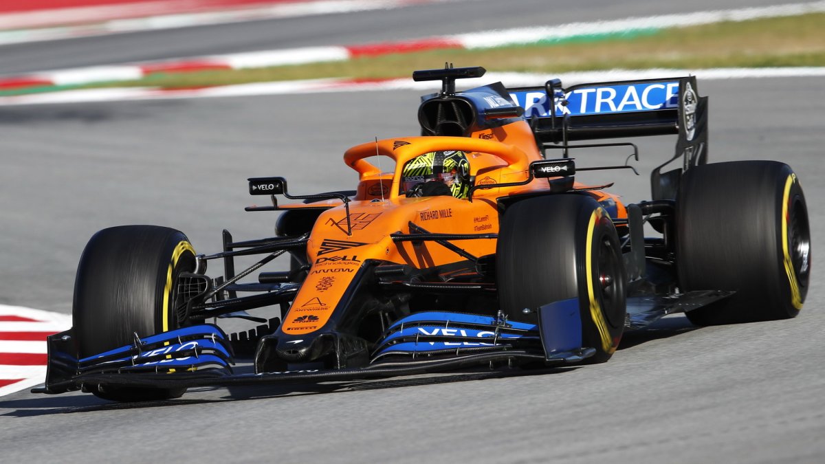 Lando Norris v rámci druhého dne druhých předsezonních testů v Barceloně