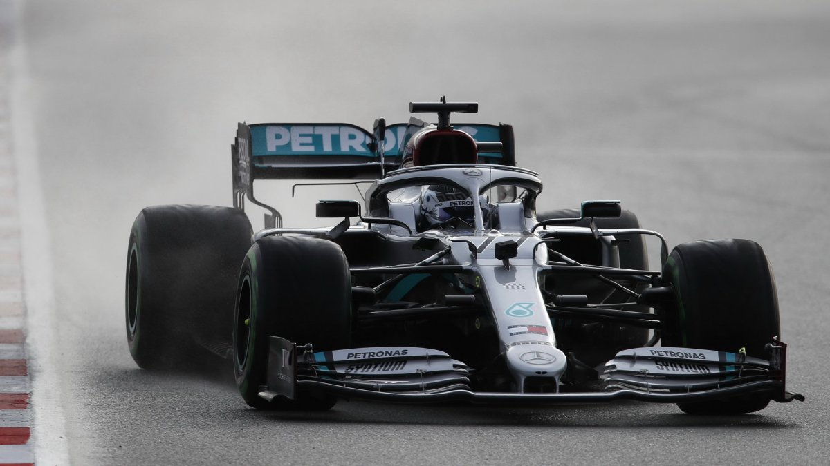 Valtteri Bottas v rámci druhého dne druhých předsezonních testů v Barceloně