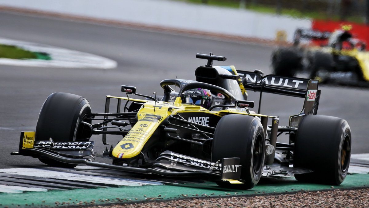 Daniel Ricciardo v závodě v Silverstone