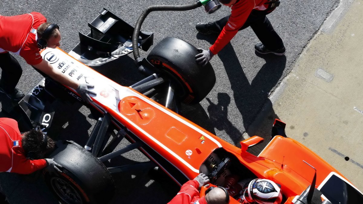 Marussia MR02