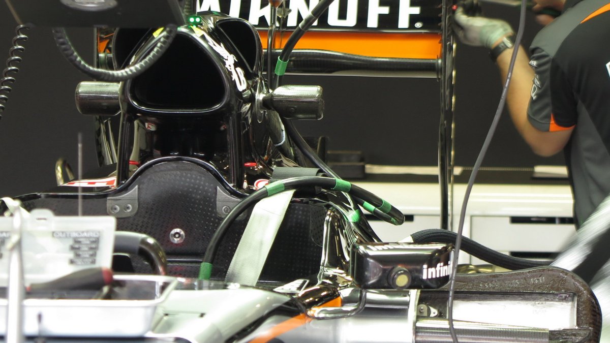 Kokpit vozu Force India VJM08 Mercedes