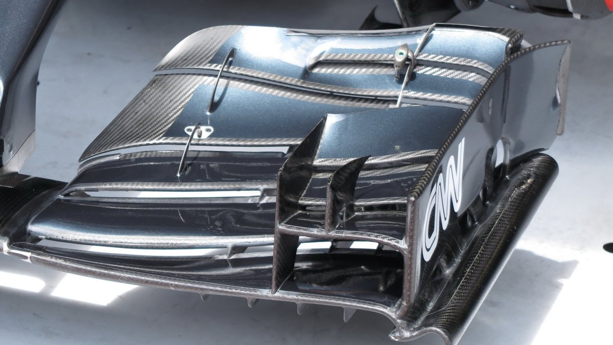 Detail předního křídla