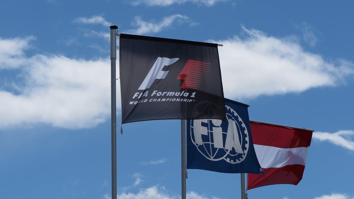 Vlajky na okruhem Red Bull Ring