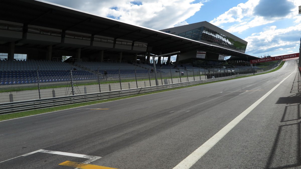 Startovní / cílová rovinka