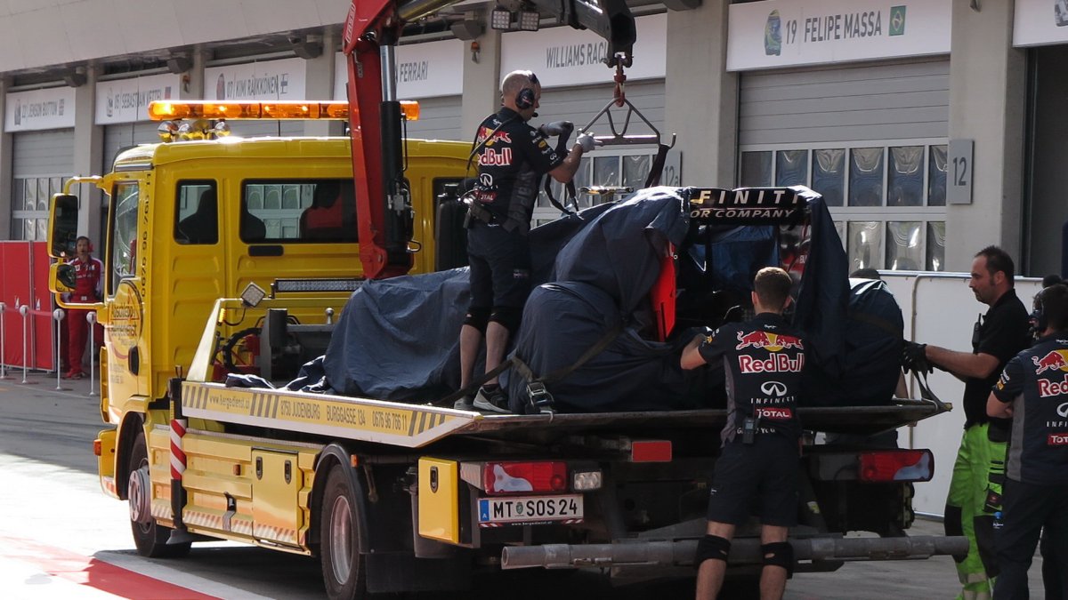 Odtahovka dovezla Ricciardův vůz