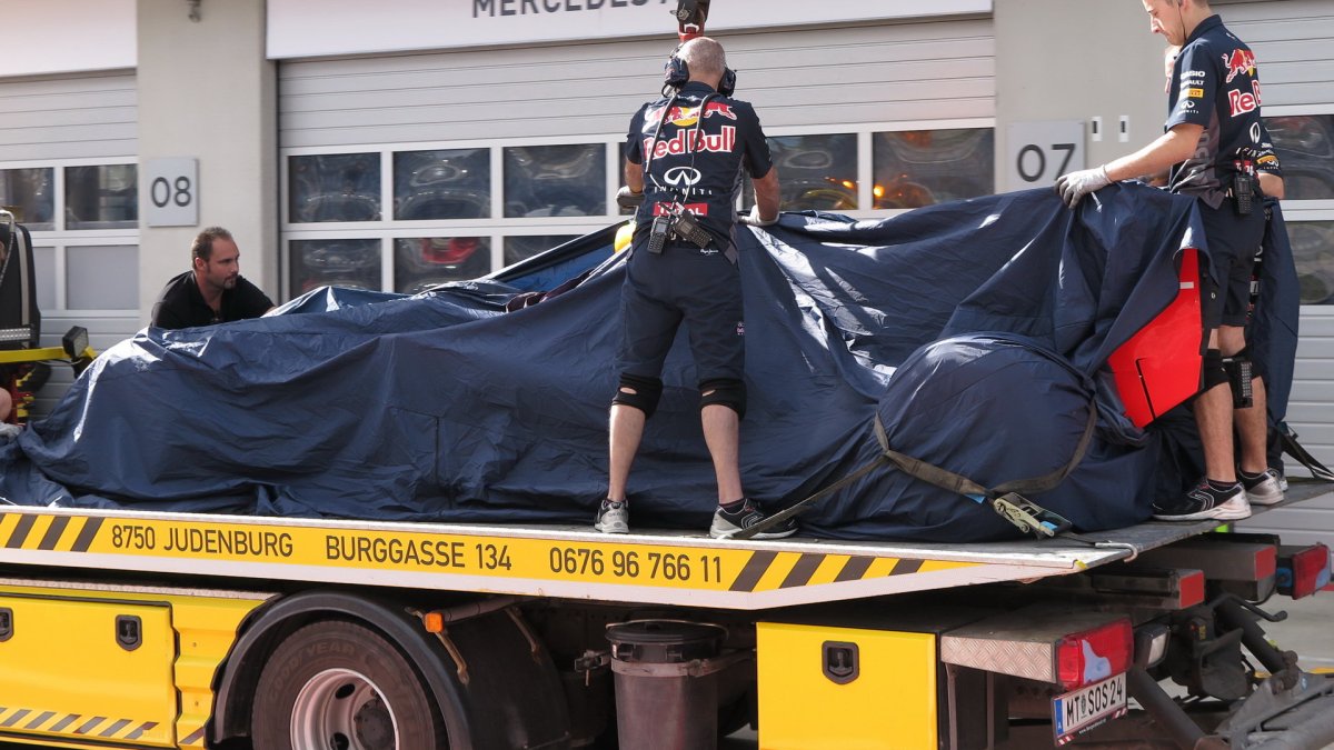 Odtahovka dovezla Ricciardův vůz