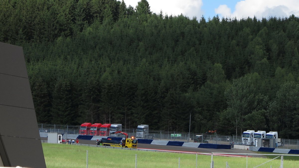 Porucha na trati - Ricciardo