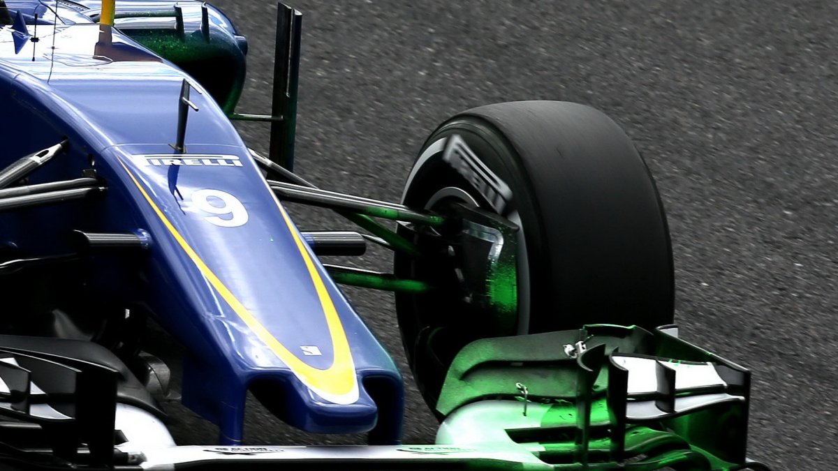 Flow-vis na předním křídle vozu Sauber C34 - Ferrari v Suzuce