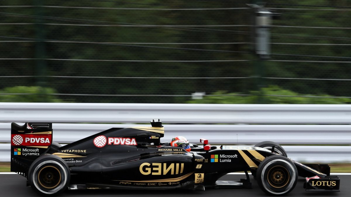 Romain Grosjean v Suzuce