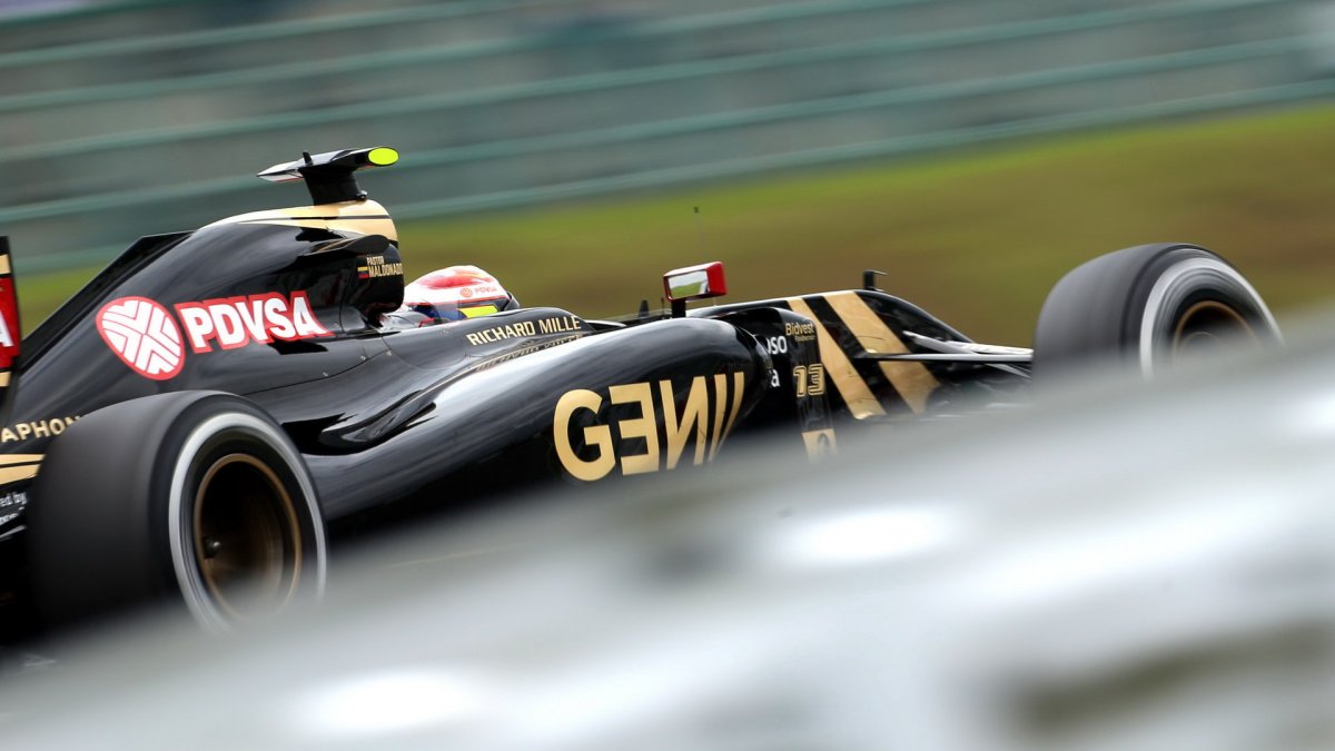 Pastor Maldonado v Suzuce