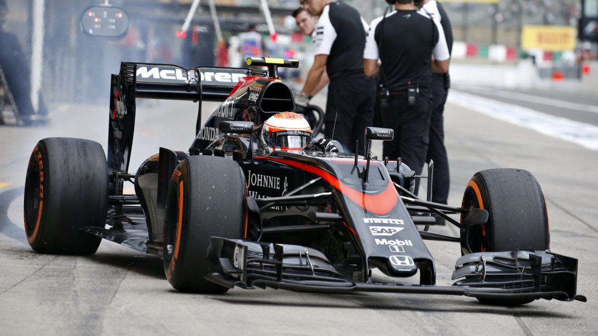 Jenson Button v Suzuce