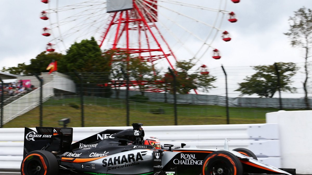 Nico Hülkenberg s Flow-visem v Suzuce