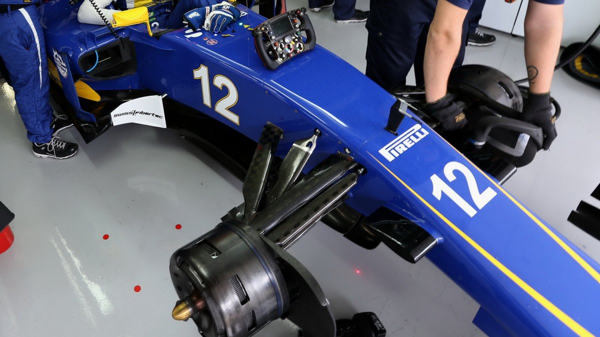 Přední zavěšení kol vozu Sauber C34 - Ferrari, GP Japonska (Suzuka)