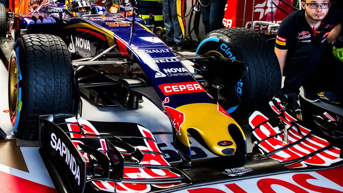 Přední křídlo vozu Toro Rosso STR10 - Renault, GP Japonska (Suzuka)