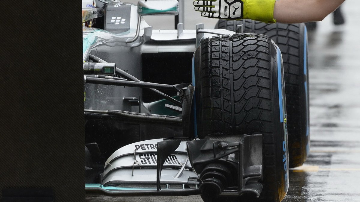 Detail předního vozu Mercedes F1 W06 Hybrid, GP Japonska (Suzuka)