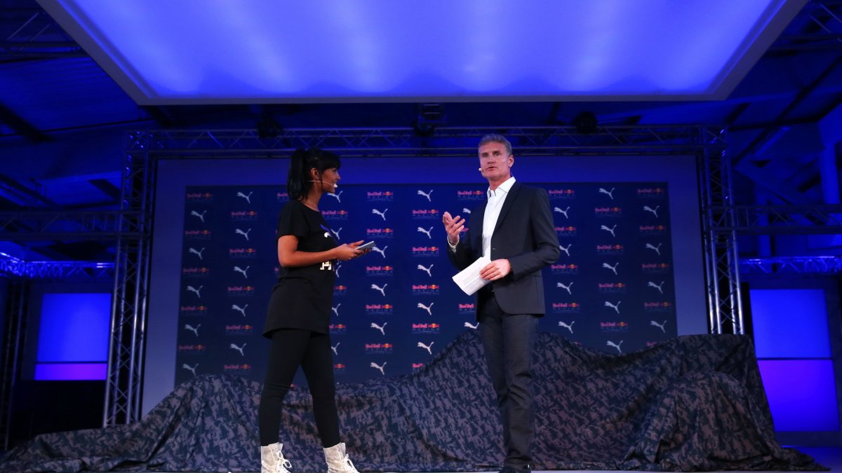 Na moderování se podílel i David Coulthard