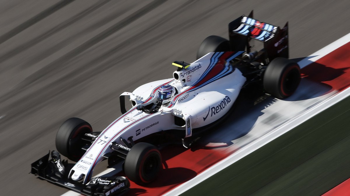 Valtteri Bottas při závodě v Soči