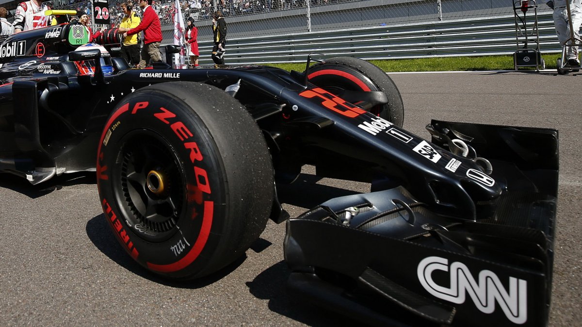 Přední křídlo vozu McLaren v Soči