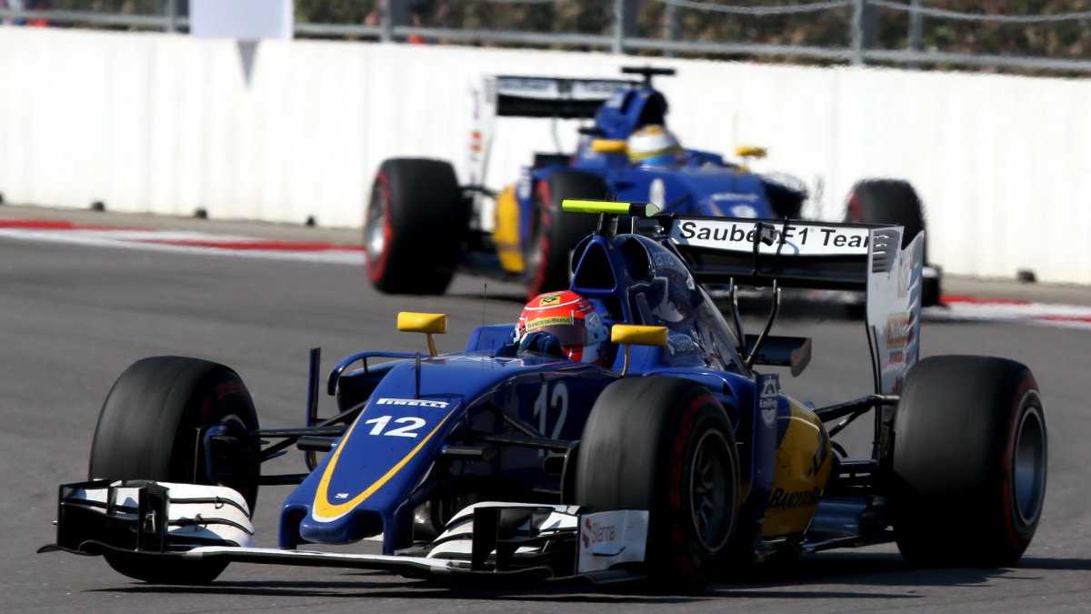 Felipe Nasr při závodě v Soči