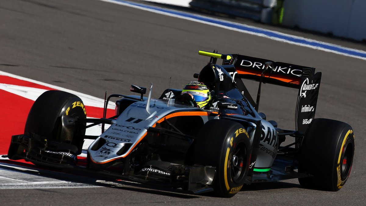 Sergio Pérez při závodě v Soči