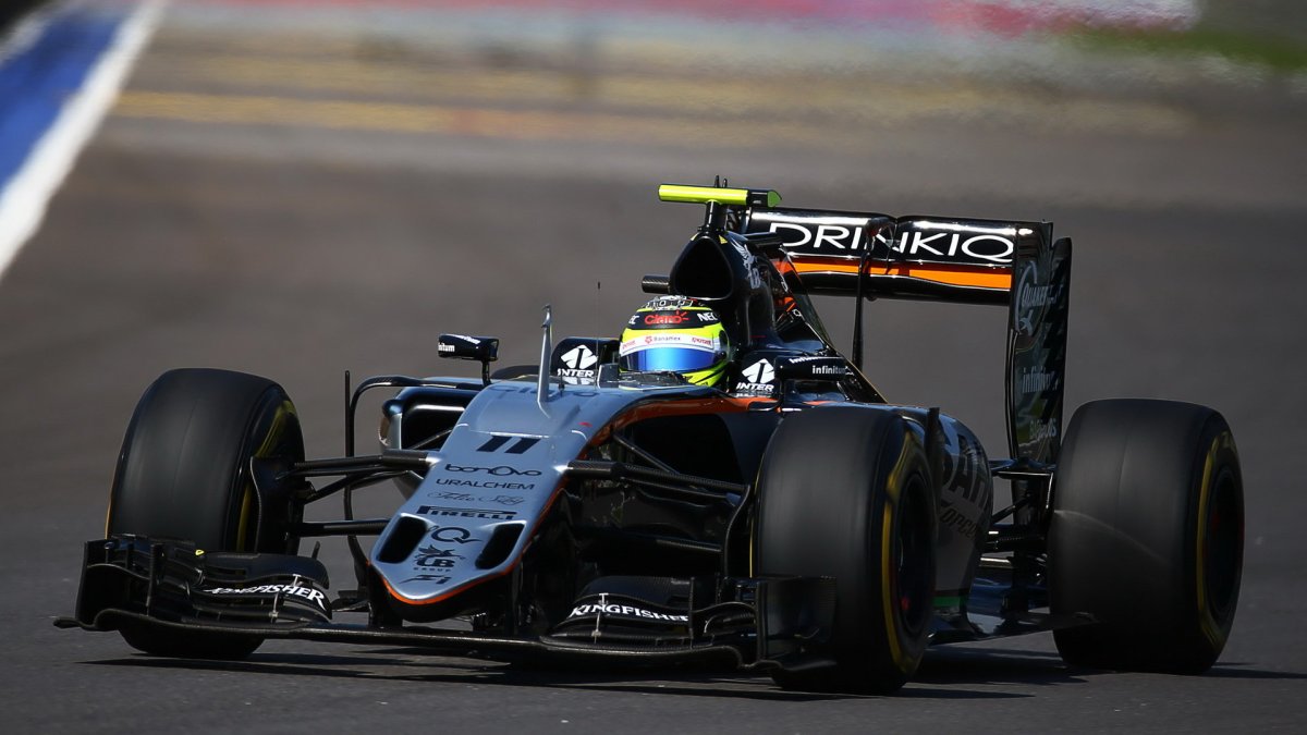 Sergio Pérez při závodě v Soči