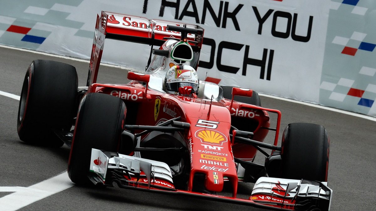 Sebastian Vettel při kvalifikaci v Soči