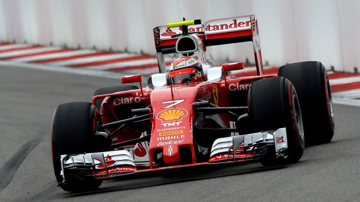 Kimi Räikkönen při kvalifikaci v Soči