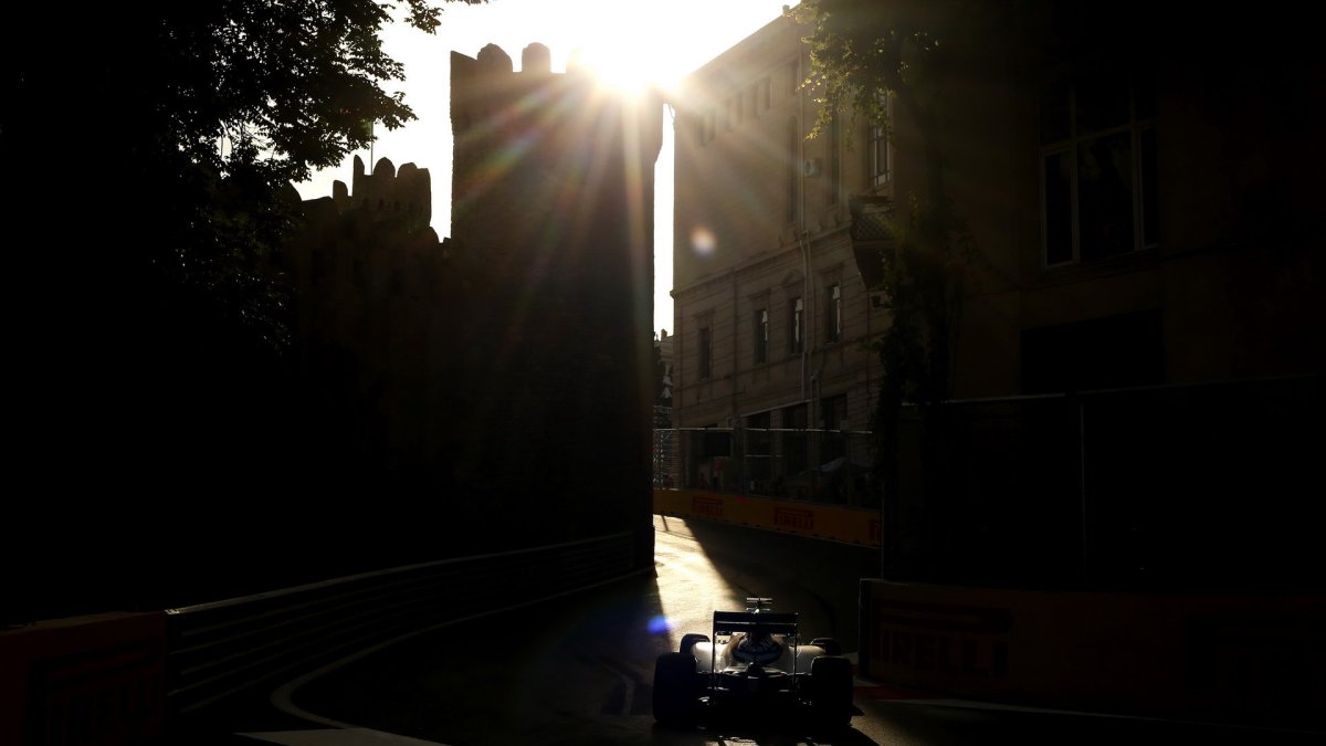 Felipe Massa v závodě v Baku