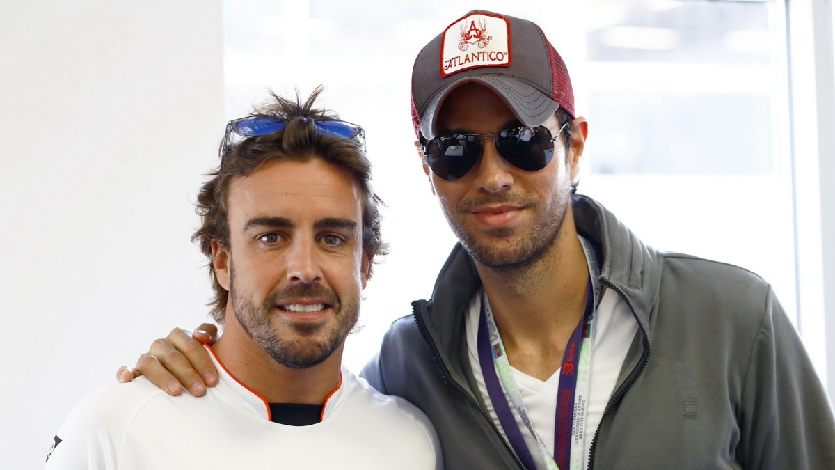 Fernando Alonso a Enrique Iglesias v Baku